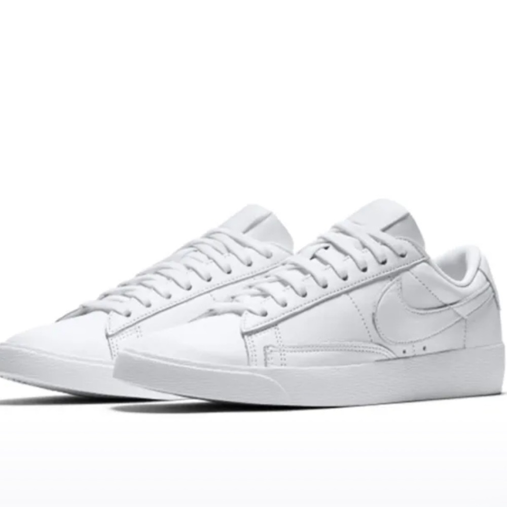 Nike Blazer Low LE white size 9